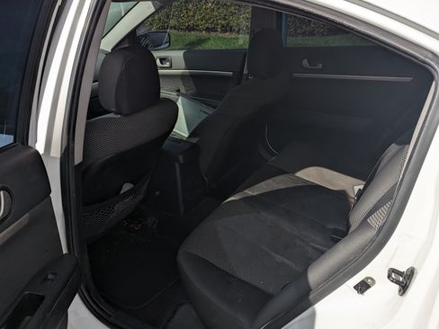 Used 2012 Mitsubishi Galant FE image 10