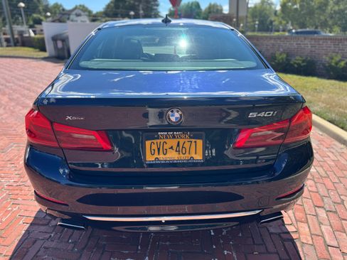 Used 2018 BMW 540i xDrive w/ Premium Package image 10