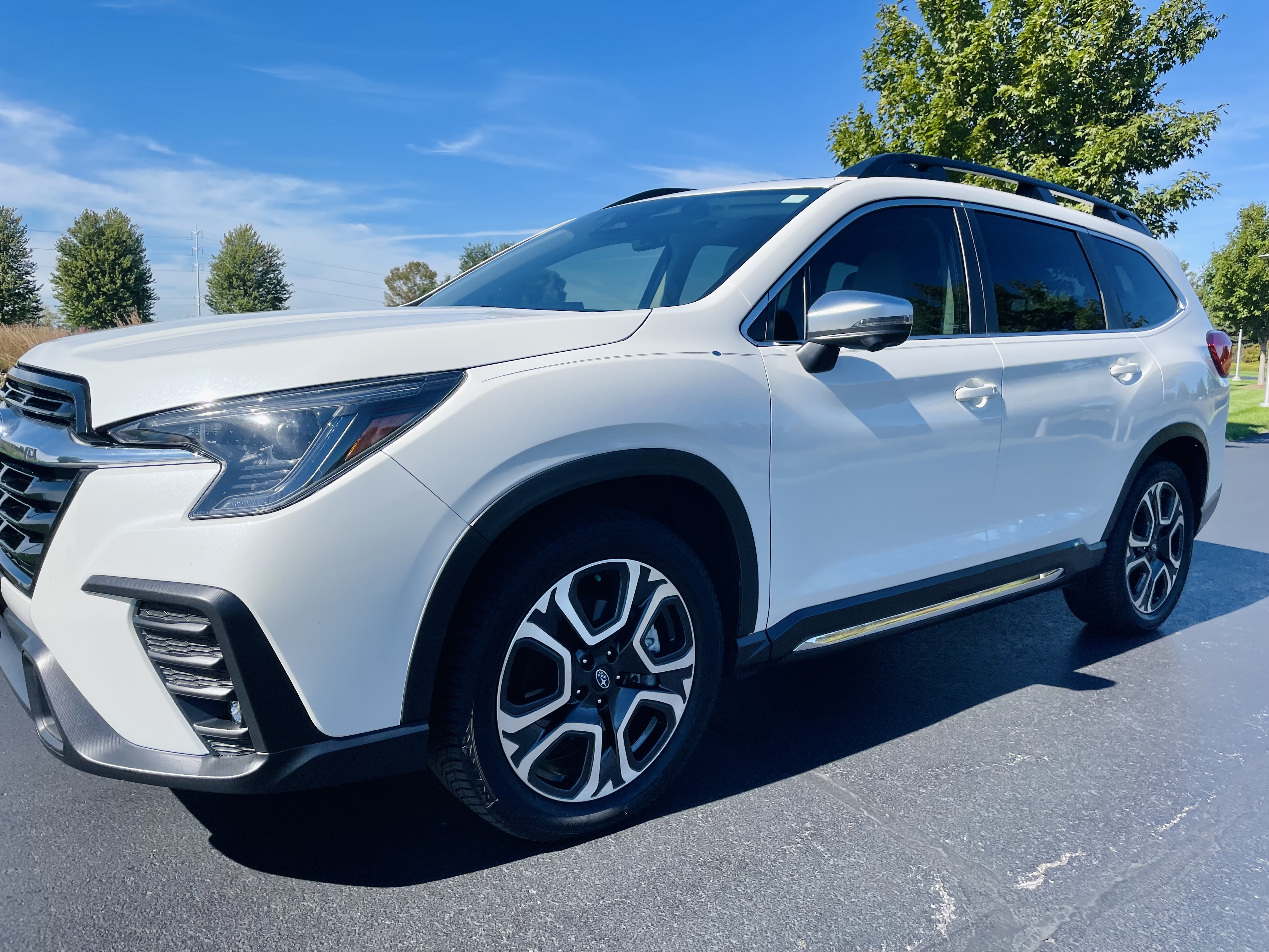 Used 2023 Subaru Ascent Limited w/ Technology Package AWD/4WD image 1