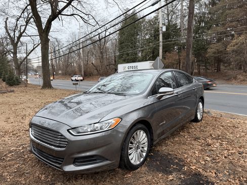 Used 2013 Ford Fusion SE image 1