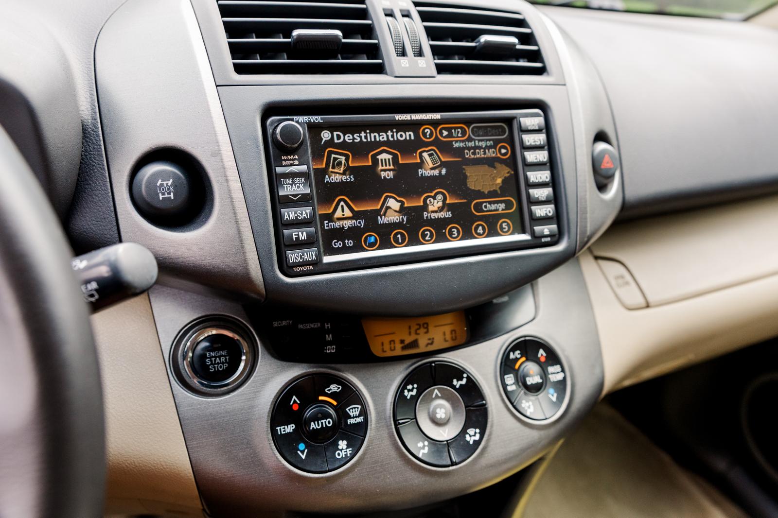 Used 2011 Toyota RAV4 Limited AWD/4WD image 28
