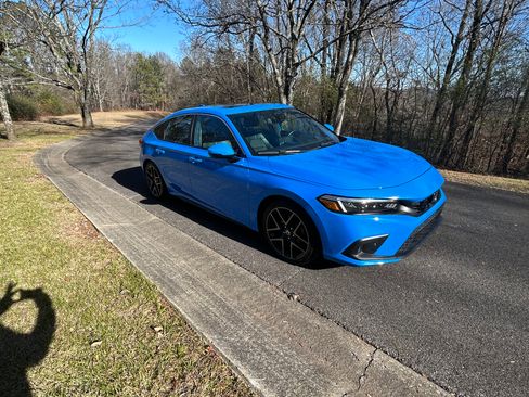 Used 2023 Honda Civic Sport Touring image 4