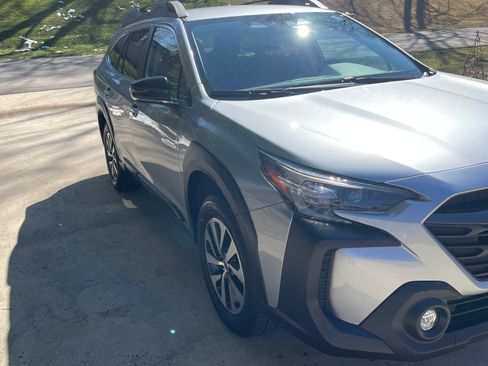 Used 2024 Subaru Outback Premium image 2