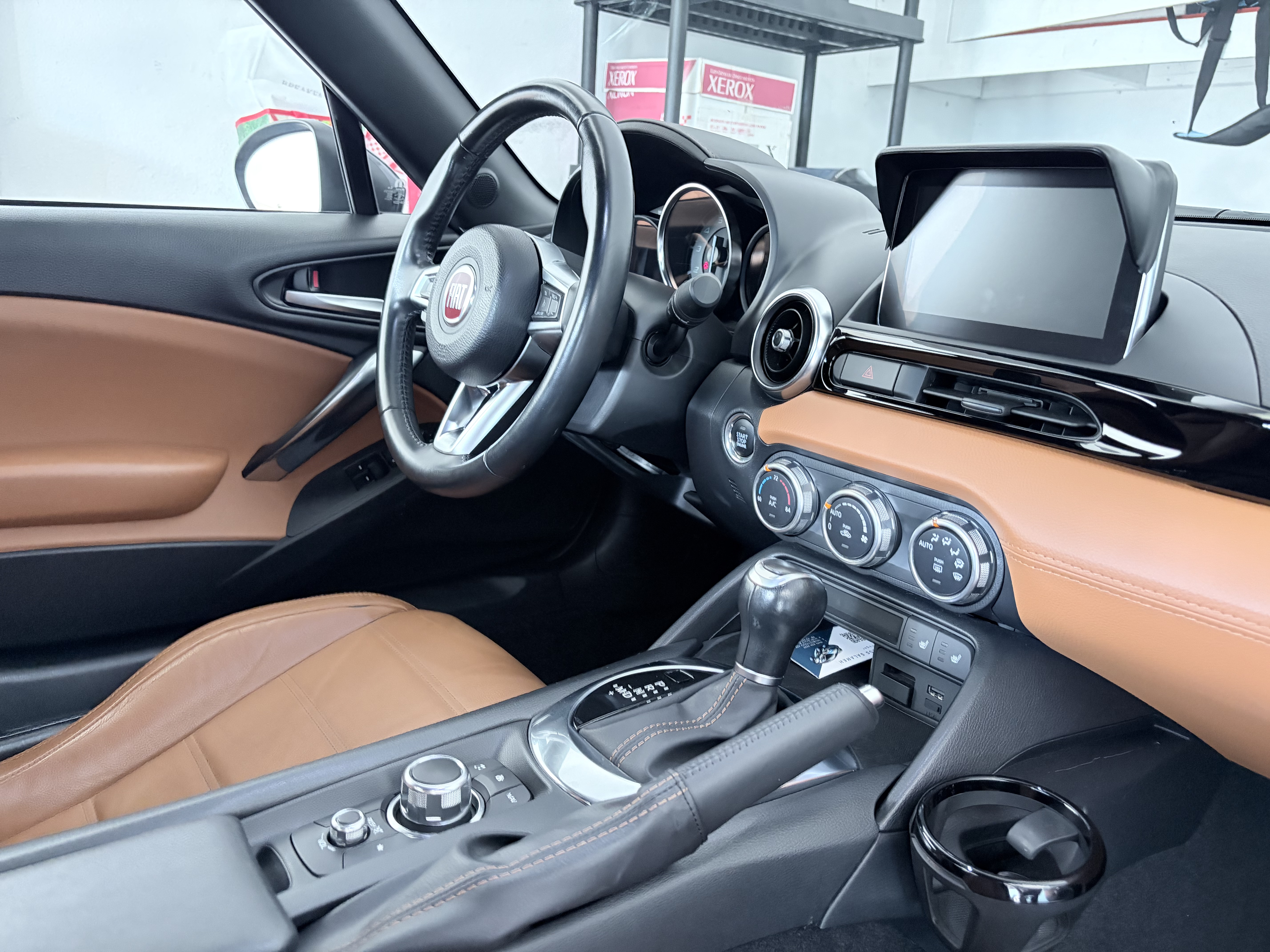 Used 2018 FIAT 124 Spider Lusso w/ Convenience Group RWD image 15