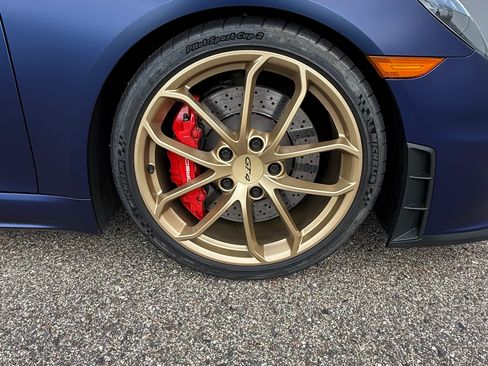 Used 2020 Porsche 718 Cayman GT4 RWD image 12