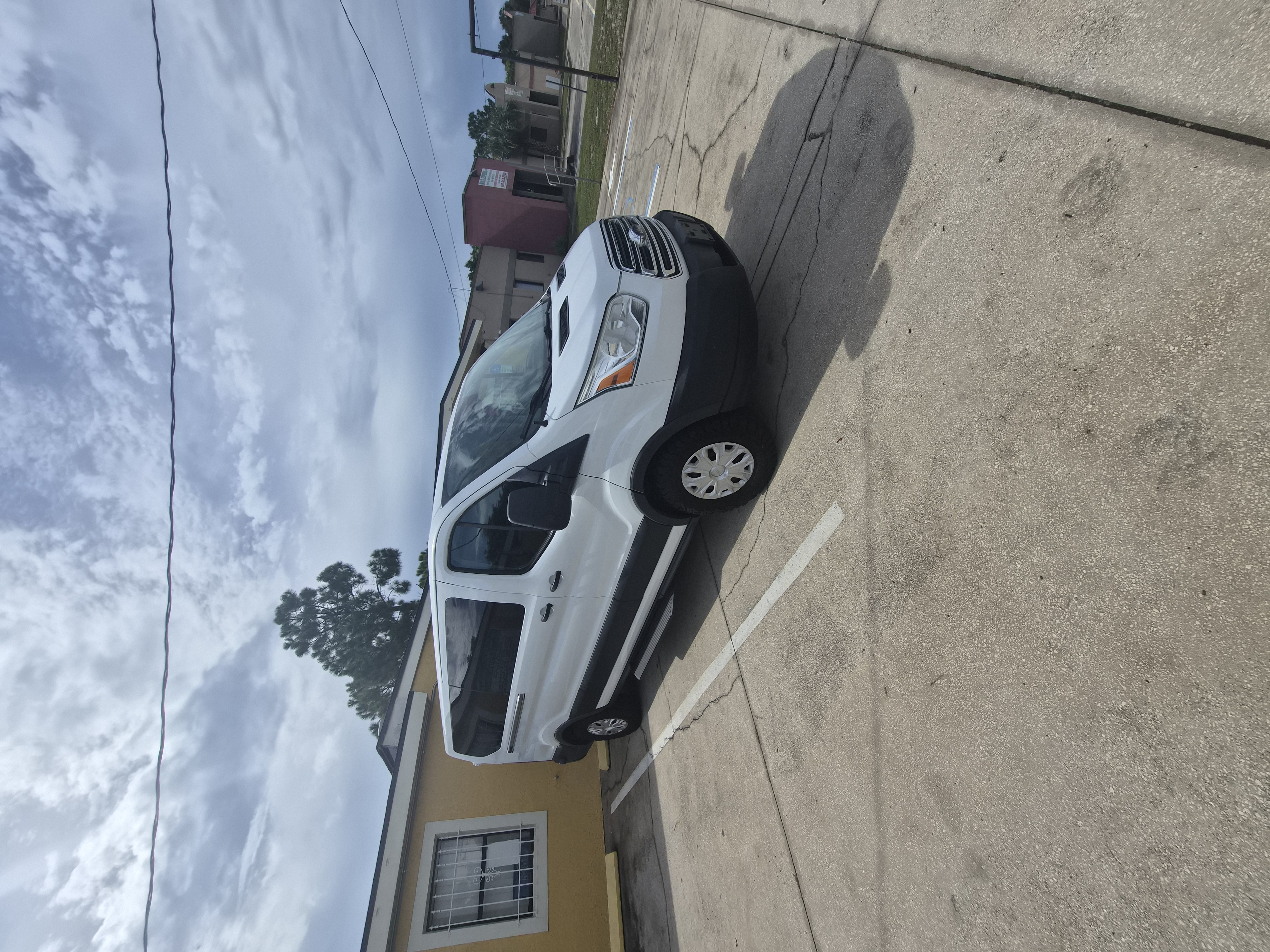 Used 2017 Ford Transit 350 XLT RWD image 8