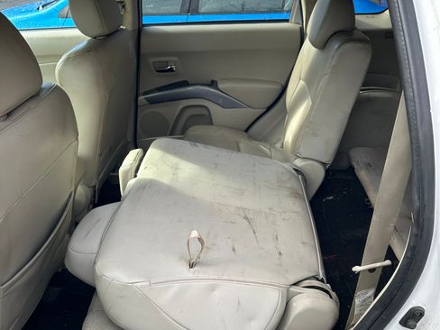 Used 2008 Mitsubishi Outlander XLS image 11