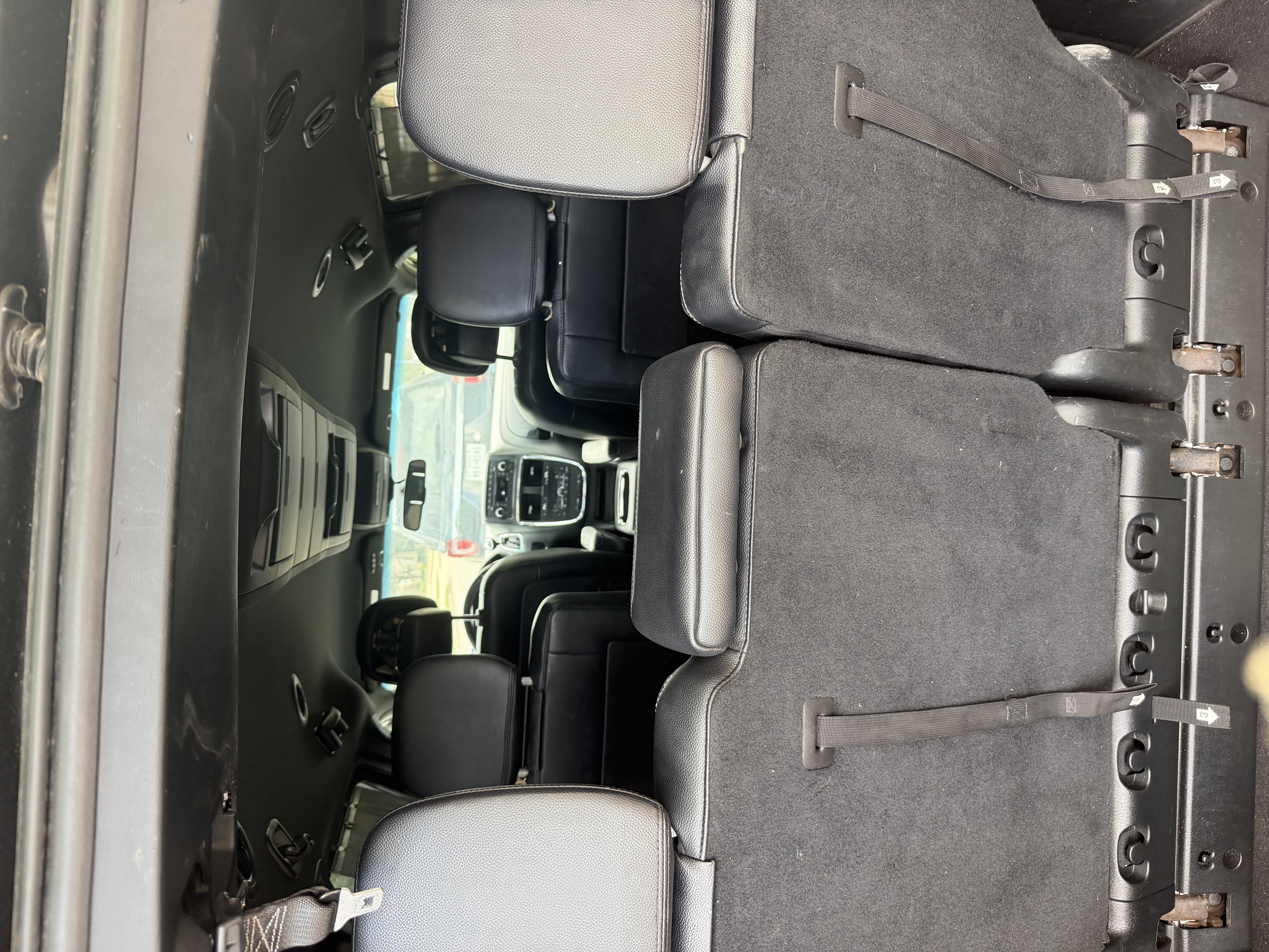 Used 2014 Dodge Grand Caravan SXT FWD image 13
