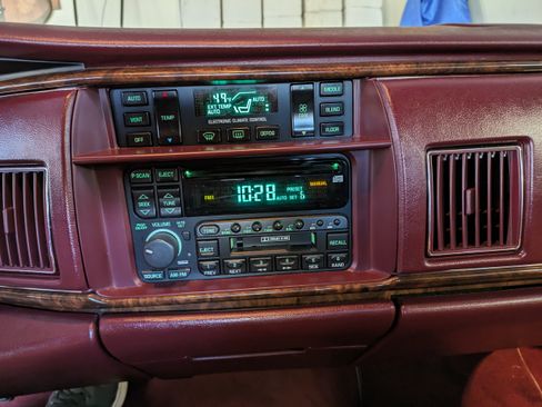 Used 1995 Buick Roadmaster Limited image 16