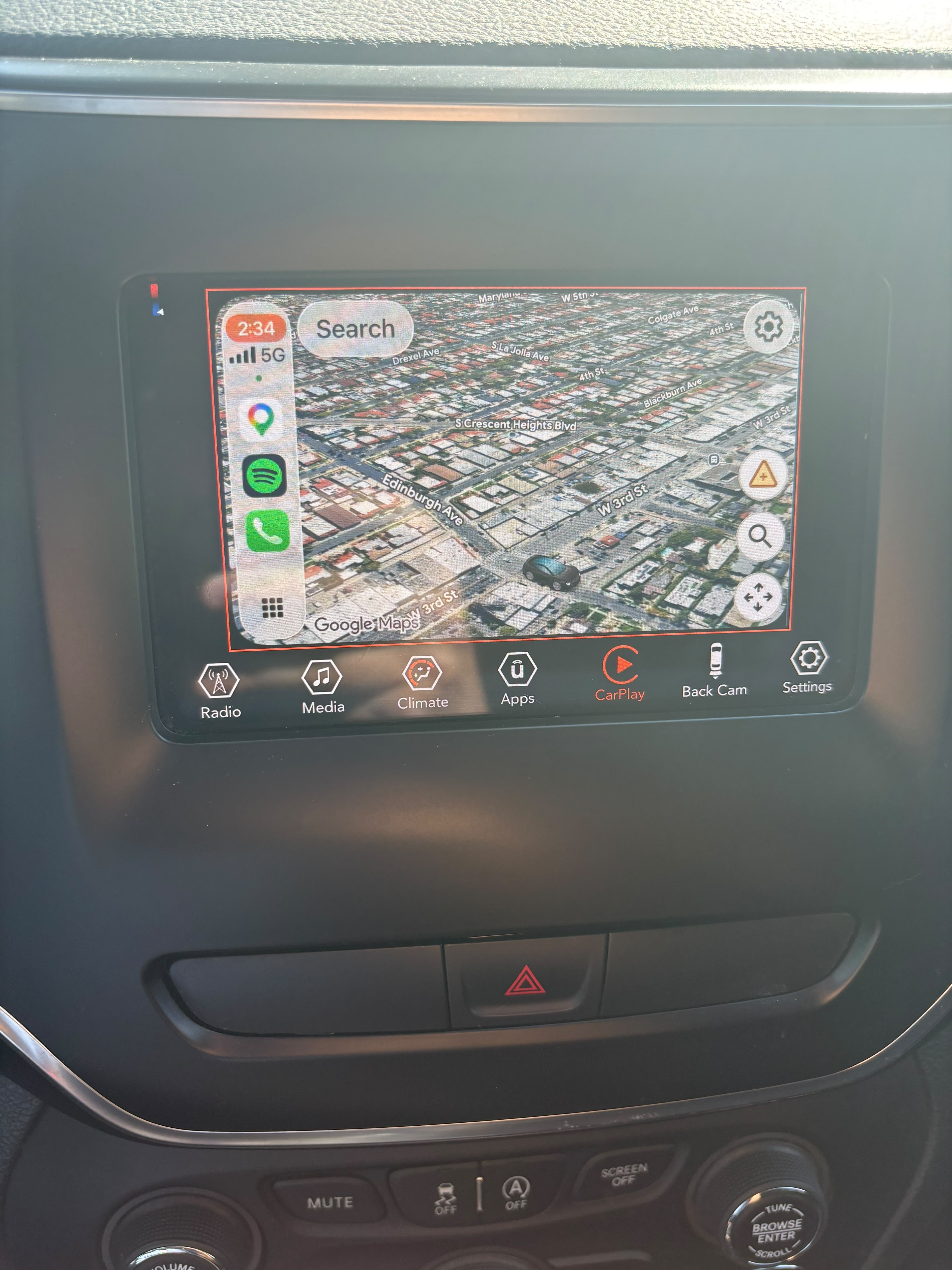 Used 2020 Jeep Cherokee Latitude FWD image 16