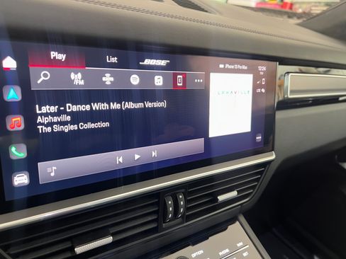 Used 2023 Porsche Cayenne Turbo S image 21