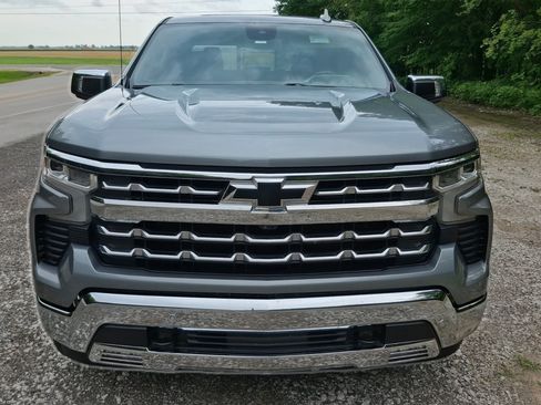 Used 2023 Chevrolet Silverado 1500 LTZ w/ LTZ Convenience Package II AWD/4WD image 4