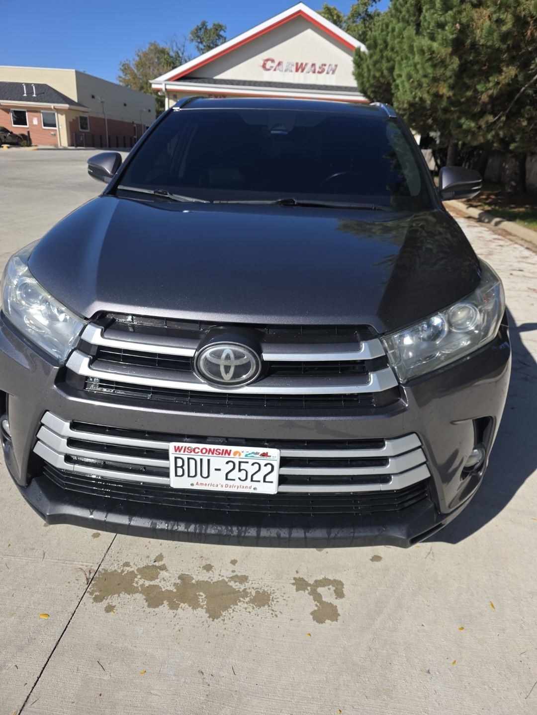 Used 2019 Toyota Highlander XLE AWD/4WD image 1