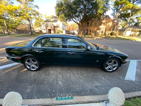 Used 2007 Jaguar XJ8 L Vanden Plas Sedan 4D image 4