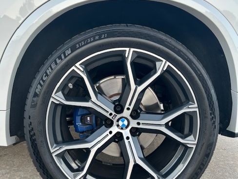 Used 2022 BMW X5 xDrive40i w/ M Sport Package image 11