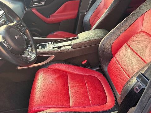 Used 2018 Jaguar F-PACE R-Sport image 16