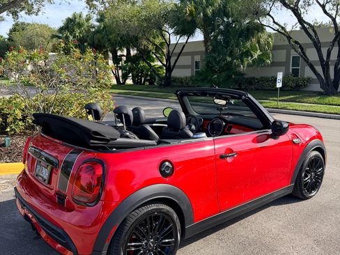 Used 2024 MINI Cooper S image 9