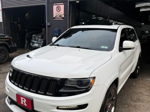 Used 2015 Jeep Grand Cherokee SRT w/ Quick Order Package 26J image 21