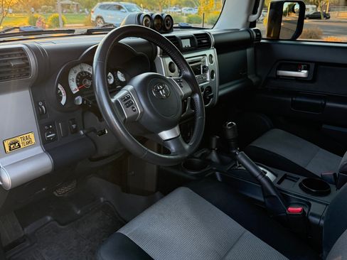 Used 2014 Toyota FJ Cruiser 4WD w/ Trail Teams Ultimate Edition image 10