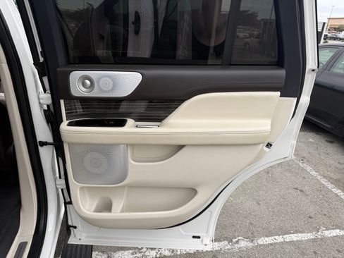 Used 2022 Lincoln Navigator Black Label image 12