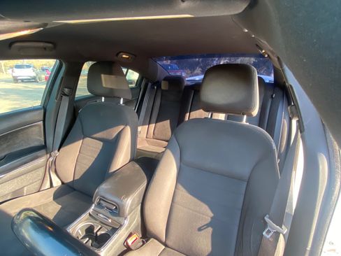 Used 2012 Dodge Charger SE w/ Sport Appearance Group image 17