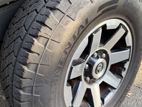 Used 2018 Toyota 4Runner TRD Off-Road Premium image 8