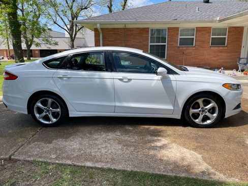 Used 2015 Ford Fusion SE w/ Equipment Group 201A image 6