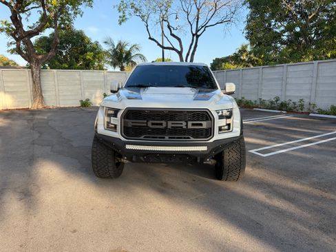 Used 2017 Ford F150 Raptor w/ Equipment Group 802A Luxury AWD/4WD image 4