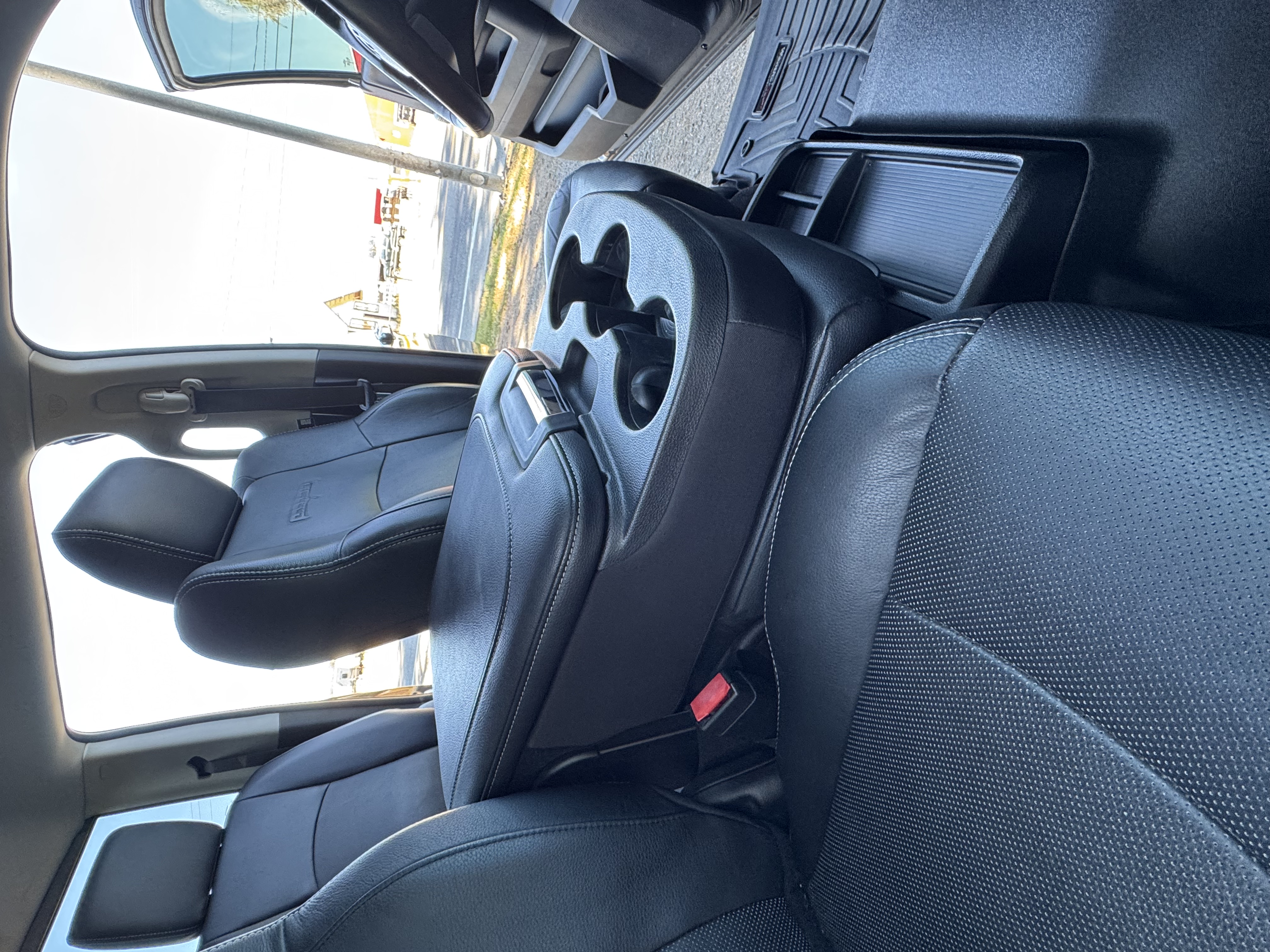 Used 2015 RAM 2500 Laramie w/ Convenience Group AWD/4WD image 12