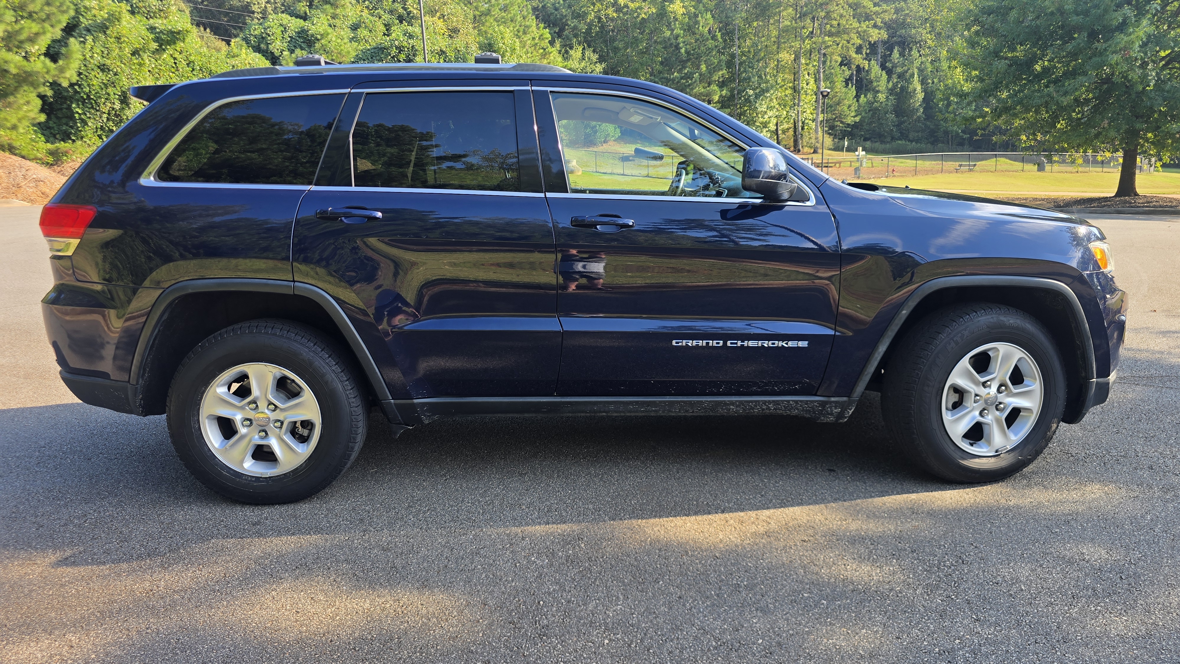 Used 2014 Jeep Grand Cherokee Laredo w/ Quick Order Package 23E AWD/4WD image 8