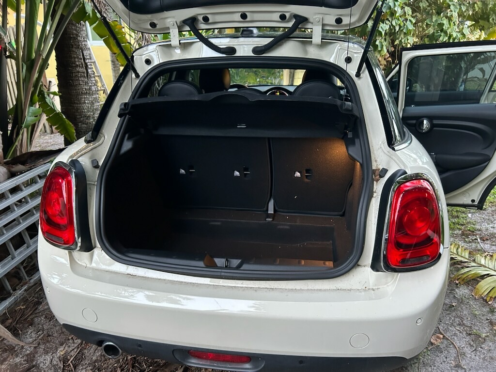 Used 2021 MINI Cooper 4-Door Hardtop FWD image 5