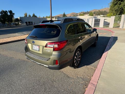 Used 2016 Subaru Outback 2.5i Limited AWD/4WD image 12