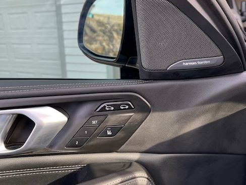 Used 2025 BMW X6 xDrive40i w/ Climate Comfort Package image 4