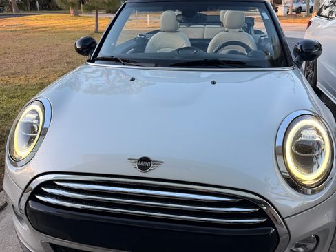 Used 2019 MINI Cooper Convertible w/ Premium Package image 24