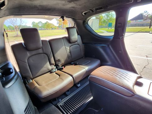 Used 2016 INFINITI QX80 Limited w/ All Season Package image 15