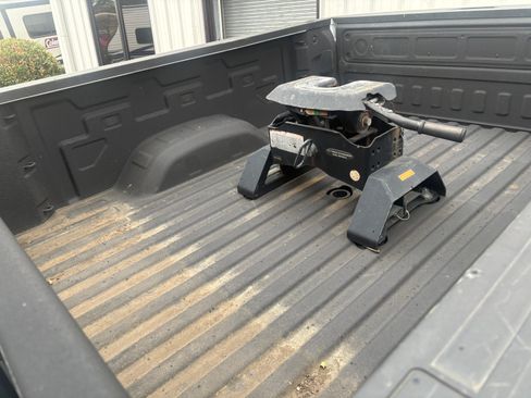 Used 2022 Chevrolet Silverado 3500 LTZ image 2