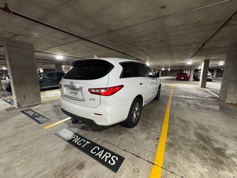 Used 2013 INFINITI JX35 FWD w/ Premium Pkg image 8