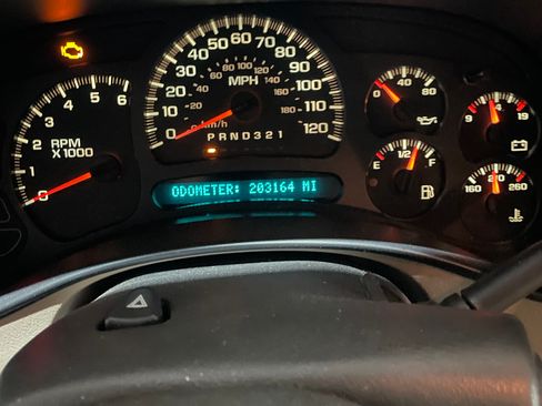 Used 2006 Chevrolet Avalanche Z71 w/ Sun And Sound Package AWD/4WD image 18