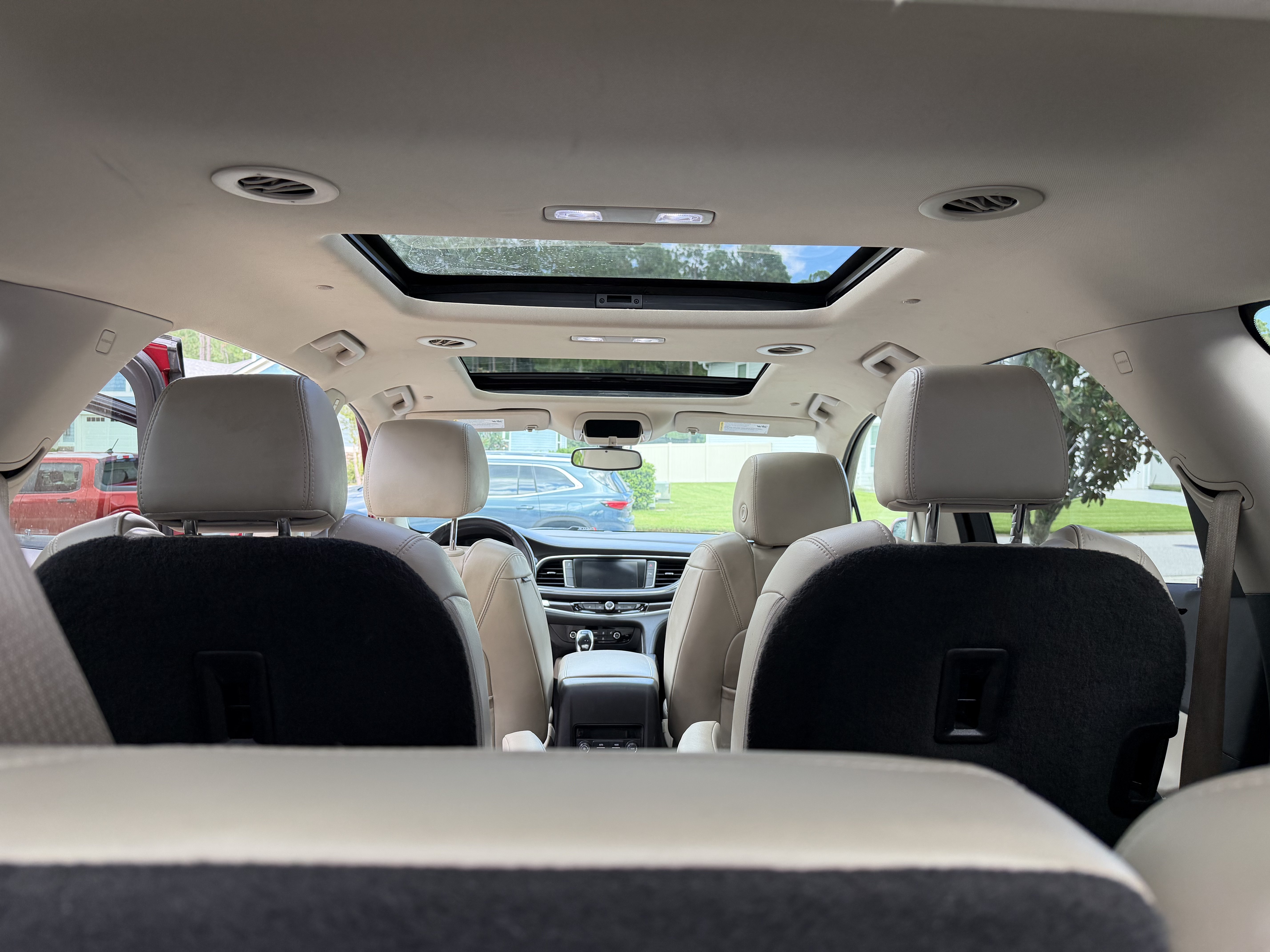 Used 2020 Buick Enclave Essence w/ Sound and Sites Package FWD image 4