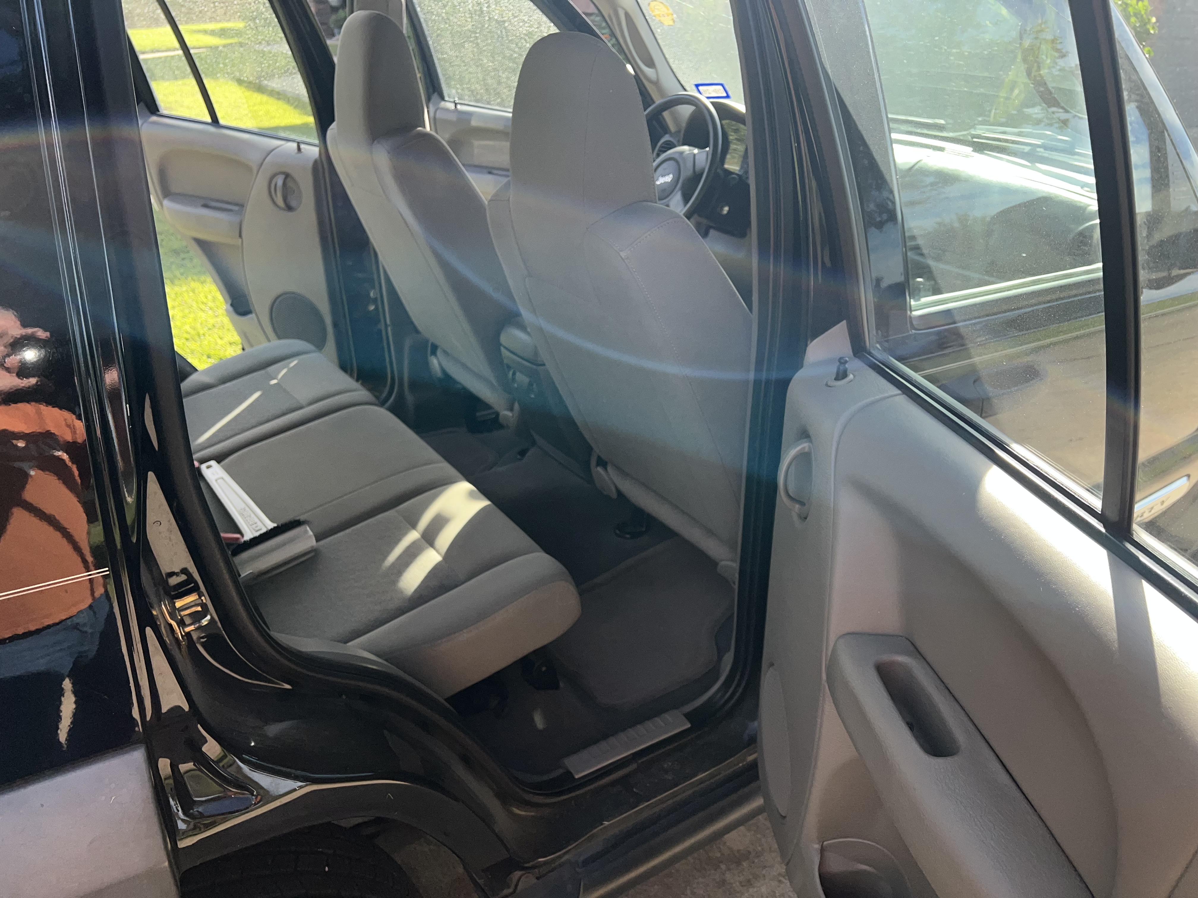 Used 2006 Jeep Liberty Sport RWD image 8