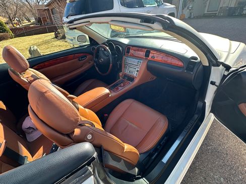 Used 2004 Lexus SC 430 Convertible image 4