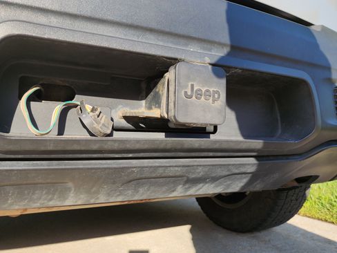 Used 2016 Jeep Renegade Trailhawk w/ Premium Trailhawk Package image 15