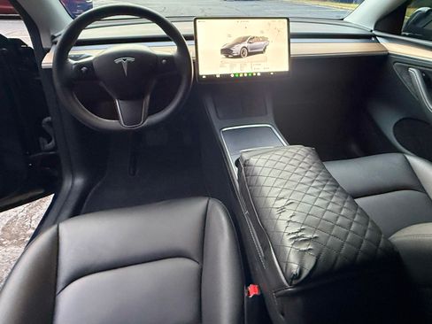 Used 2024 Tesla Model Y Long Range AWD/4WD image 10