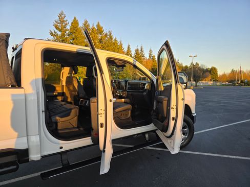 Used 2024 Ford F350 Lariat w/ Lariat Ultimate Package image 17