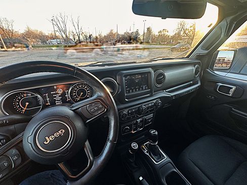 Used 2018 Jeep Wrangler Unlimited Sport S image 9