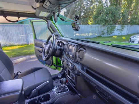 Used 2018 Jeep Wrangler Sport AWD/4WD image 15