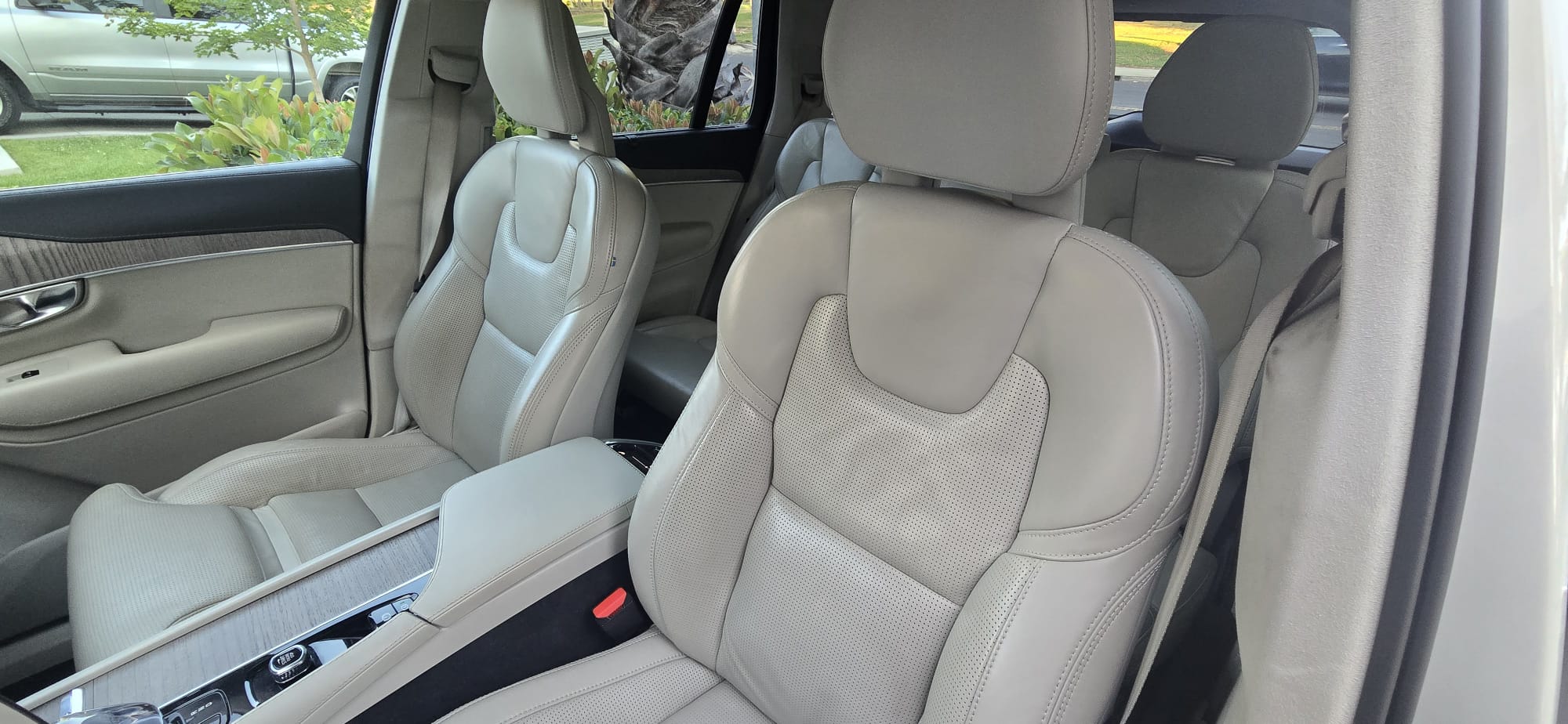 Used 2022 Volvo XC90 T8 Inscription AWD/4WD image 14