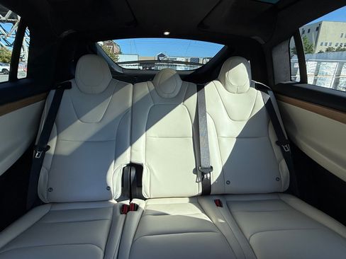 Used 2020 Tesla Model X Long Range AWD/4WD image 16
