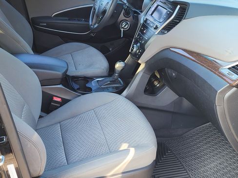 Used 2017 Hyundai Santa Fe Sport image 16