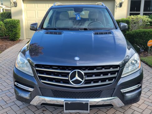 Used 2012 Mercedes-Benz ML 350 BlueTEC 4MATIC image 2